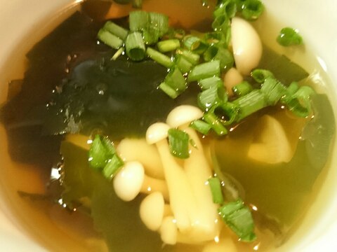 ストウブDe〜わかめとブナピーの中華スープ